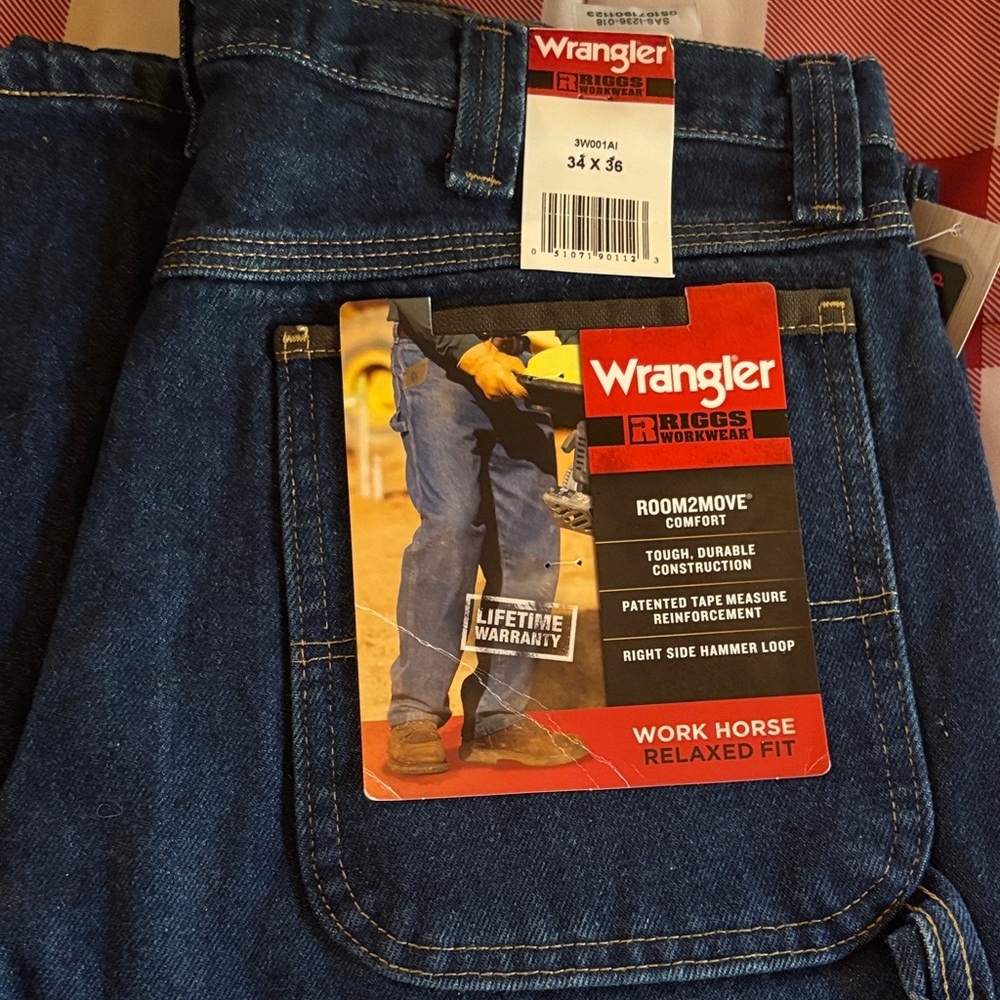 Wrangler Men's Dark Blue Relaxed Jeans
